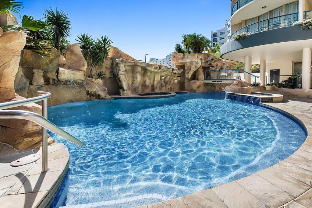 Landmark Resort - Private Apartment Мулулаба Екстериор снимка